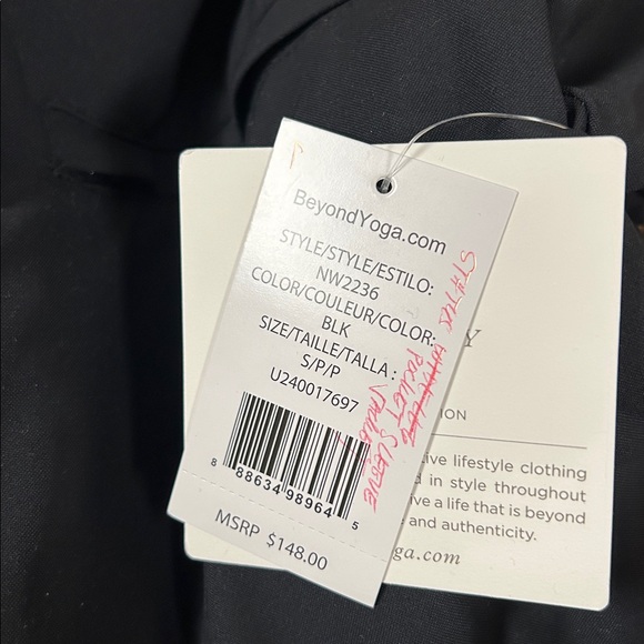 Beyond yoga status pocket sleeved cropped jacket black - Picture 3 of 3